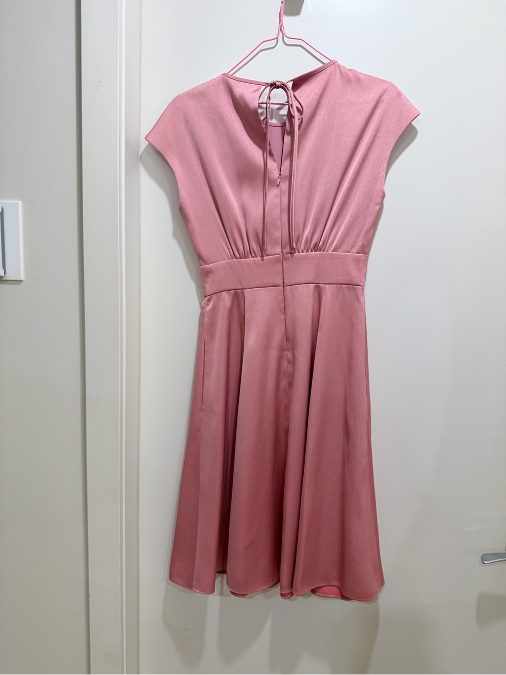 Gal Meets Glam Collection "Margie" satin midi dress